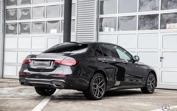 Mercedes-Benz Klasa E cena 249900 przebieg: 9893, rok produkcji 2022 z Władysławowo małe 301